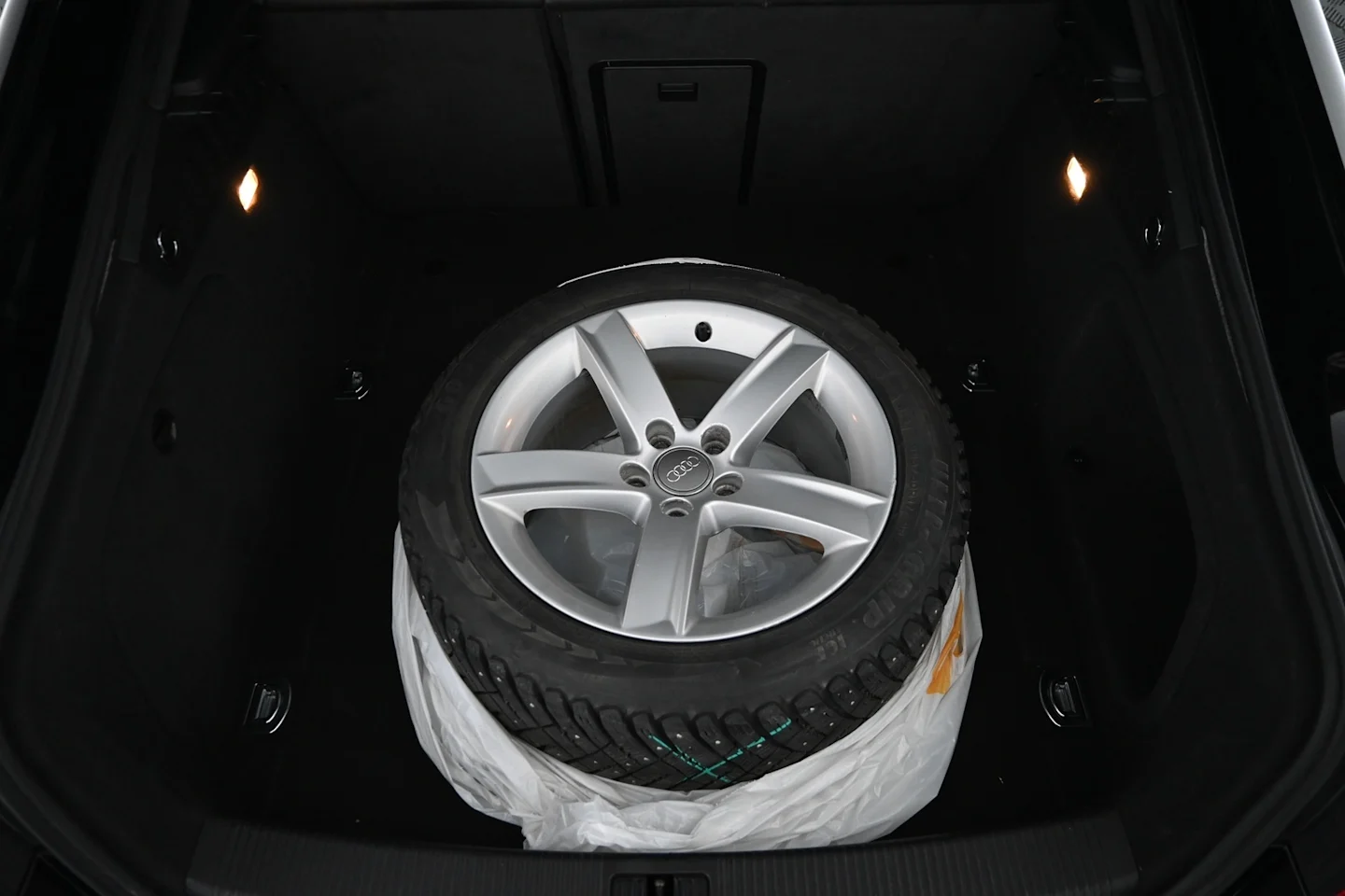 Car Image - 7KTiwod0CILnbFhfe3of72