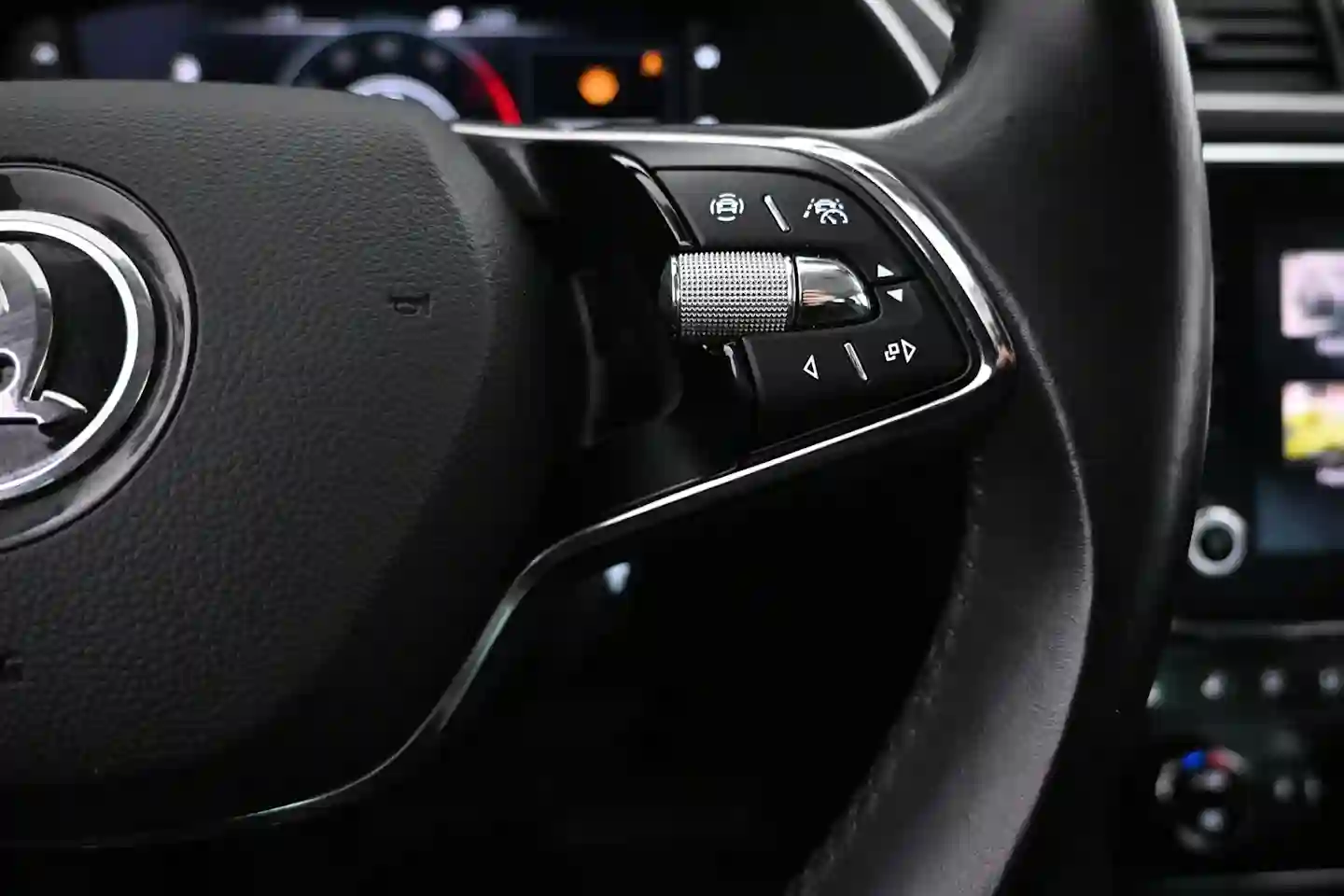 Car Image - yoWYJ7bbNn3bSf7Qz4j5T