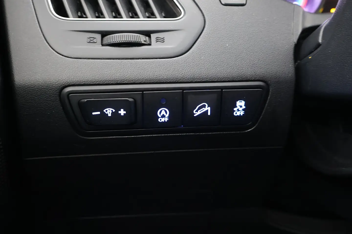 Car Image - 16QUKA8XfvrEdqsiJTGS4D