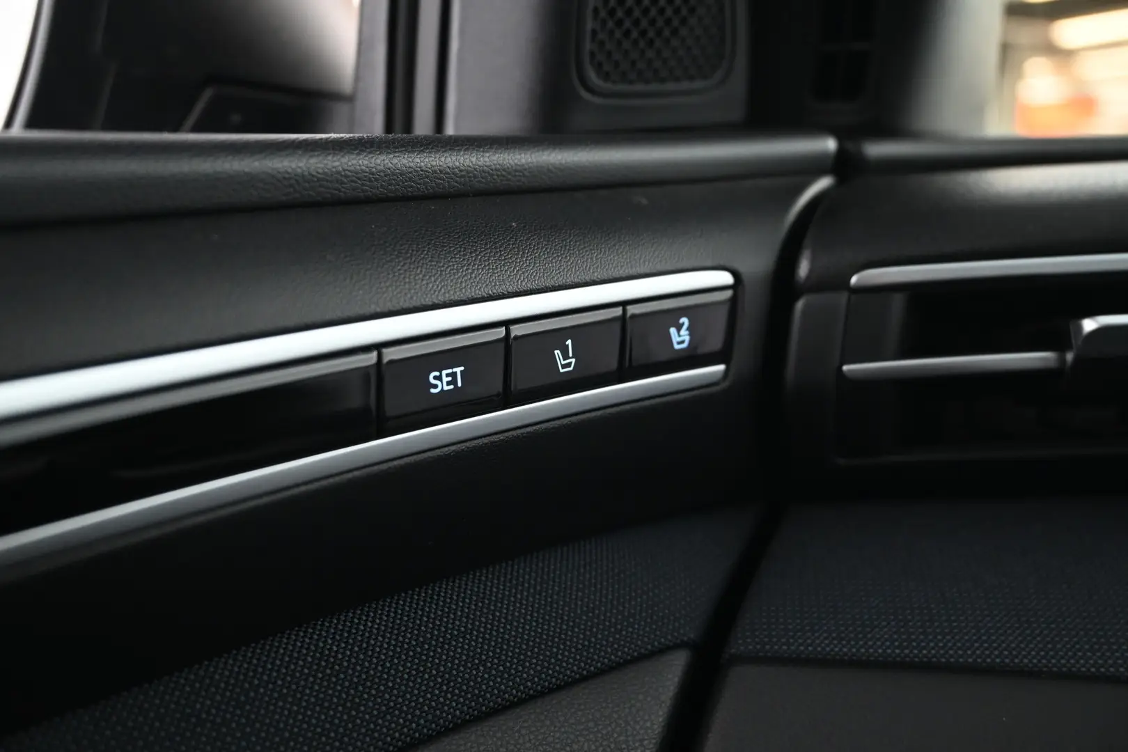 Car Image - 6vVsIx1caiz5VLXZdNOECi