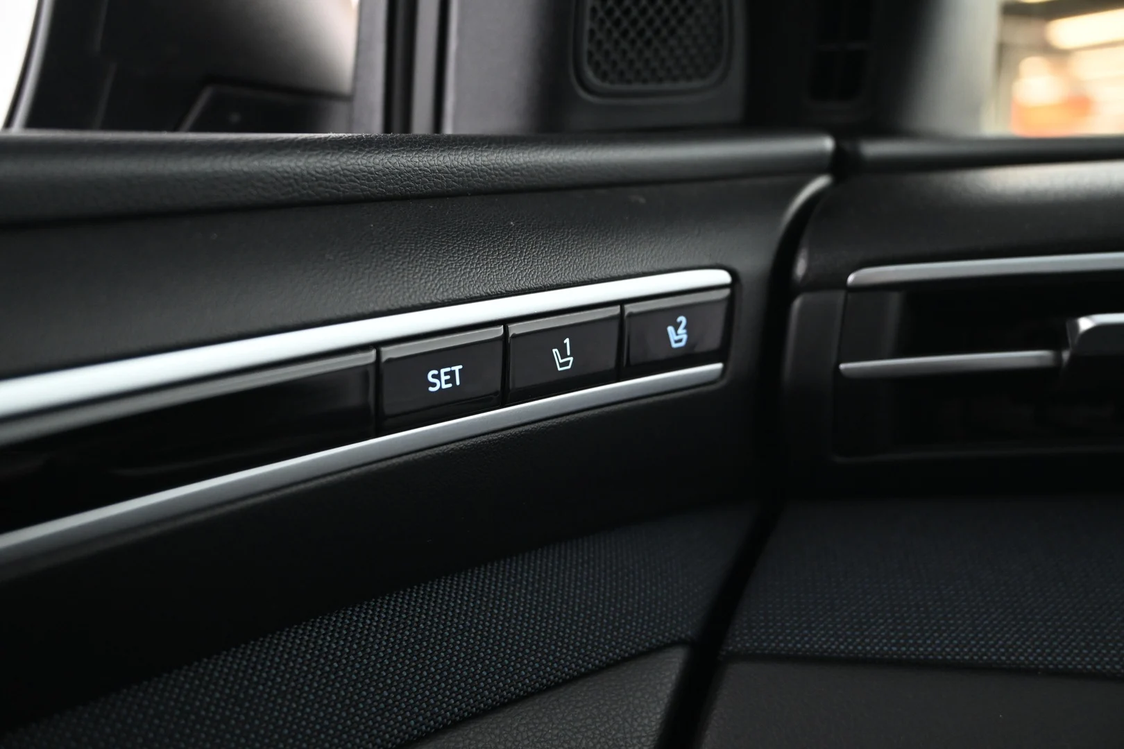 Car Image - 6vVsIx1caiz5VLXZdNOECi