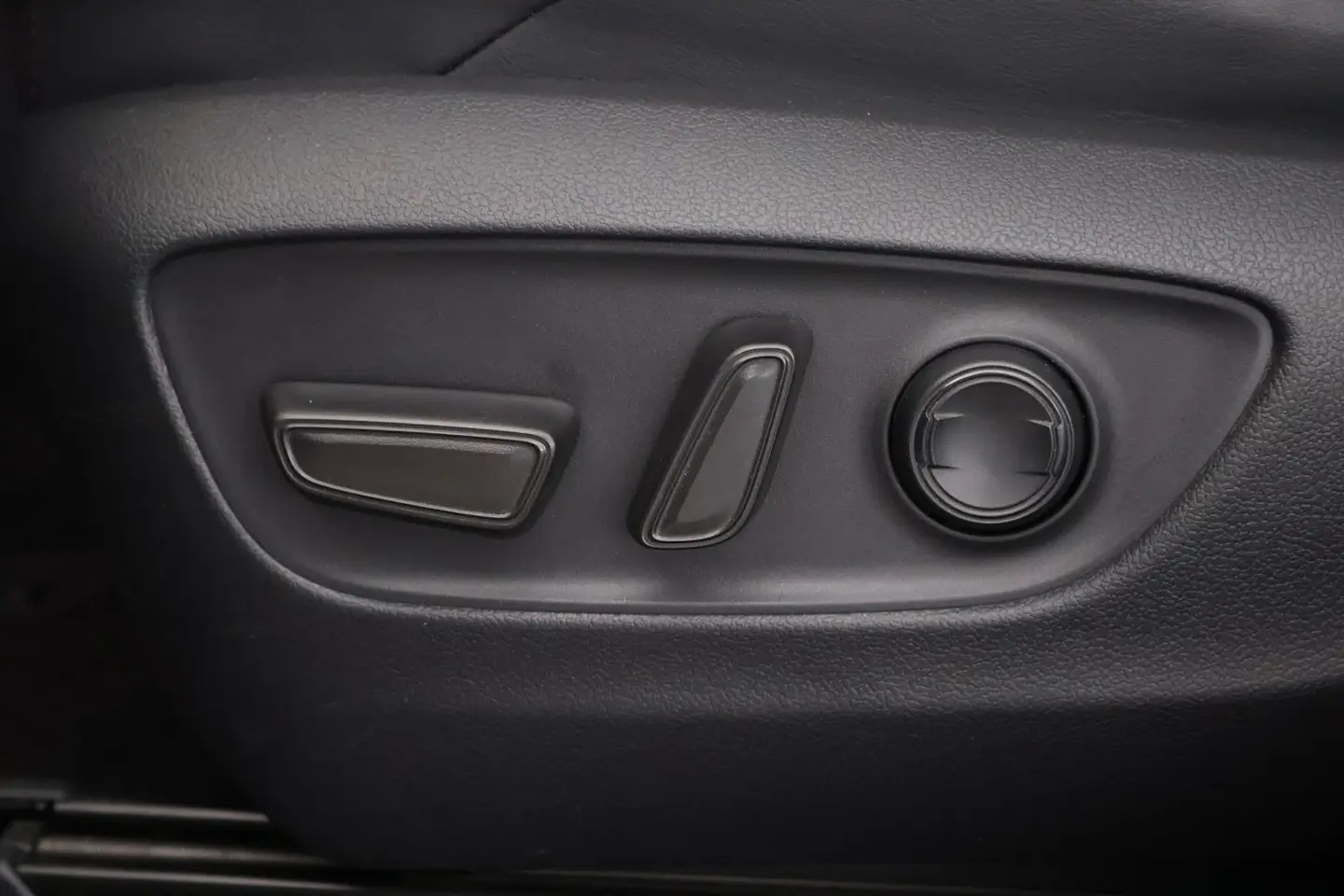 Car Image - 4bj08wylc5uFS9eBOrYJlO