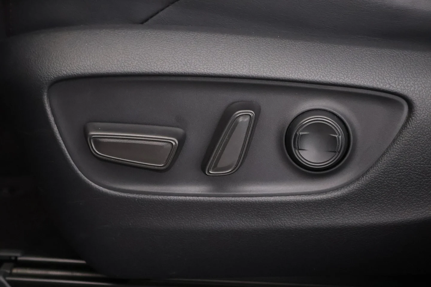 Car Image - 4bj08wylc5uFS9eBOrYJlO