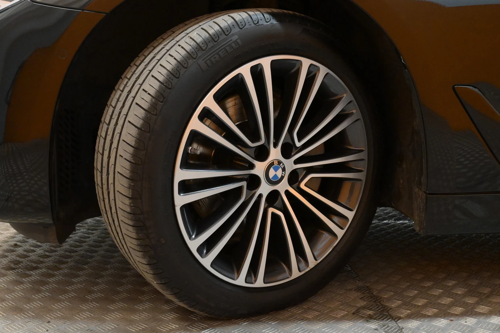 Car Image - Gf9VgdRJ48STAzgiwiKXp