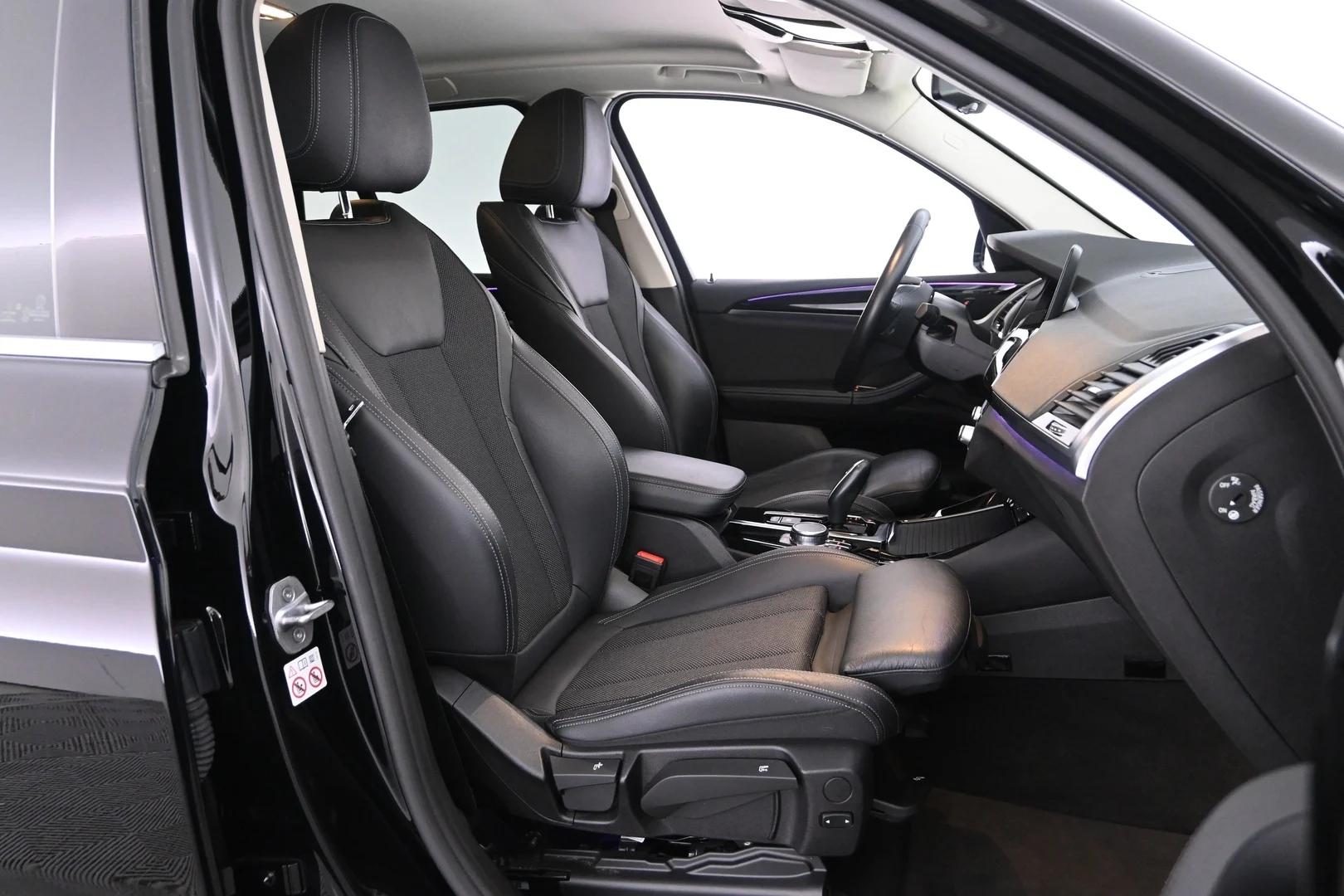 Car Image - 2IyQ4AJqzsFfTdaDzy5t2o