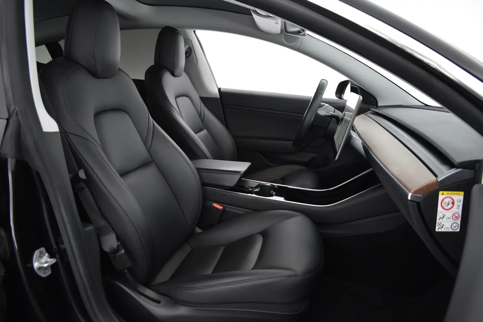 Car Image - 6SIk2AyOgz5TMn4TlzqmCj