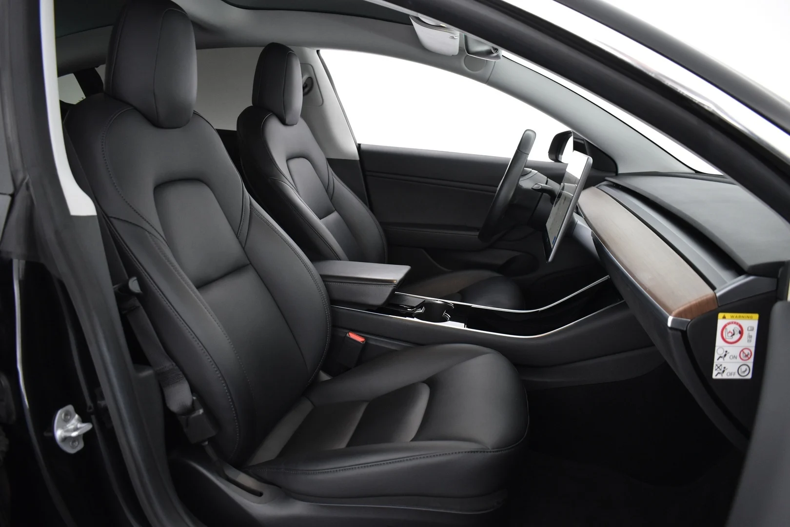 Car Image - 6SIk2AyOgz5TMn4TlzqmCj