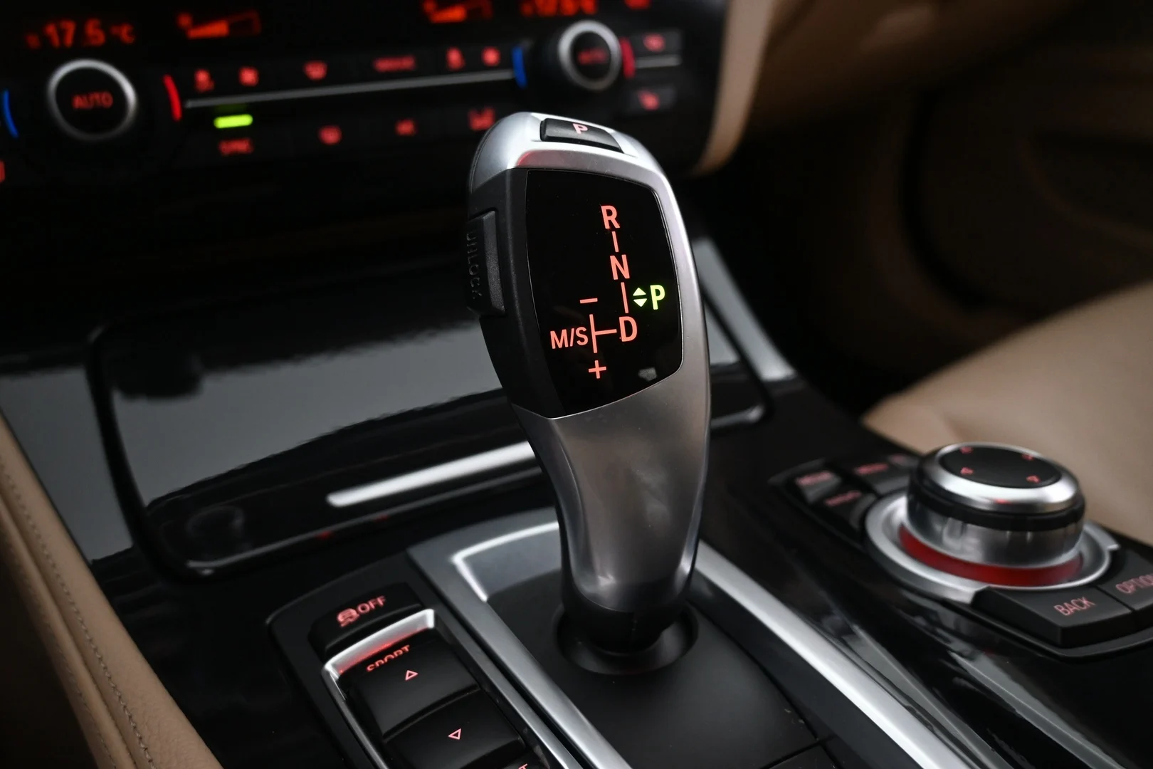 Car Image - 4qnR8RkkI3g3w1bWRRrFoq