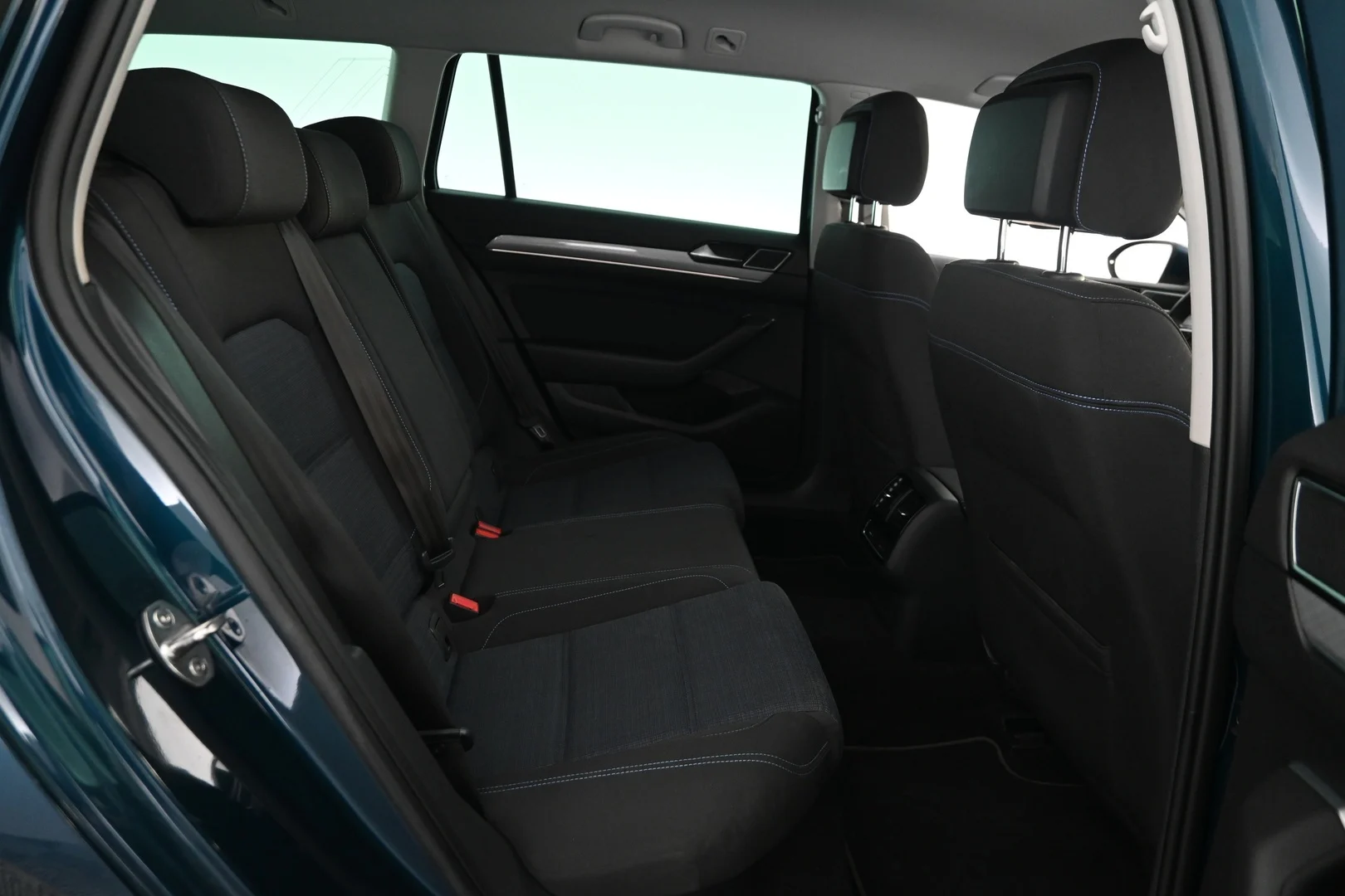 Car Image - 44Cy5i6oENg8V20nZ5DVJJ