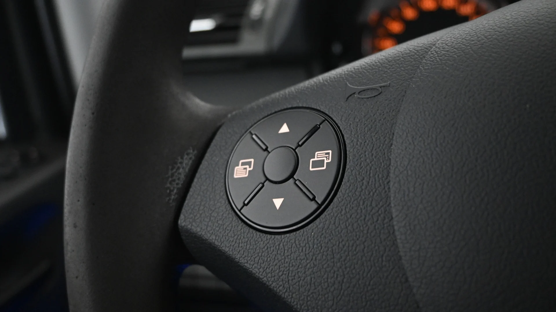 Car Image - 7ePn4q7PD7OMnAuXghnjzI
