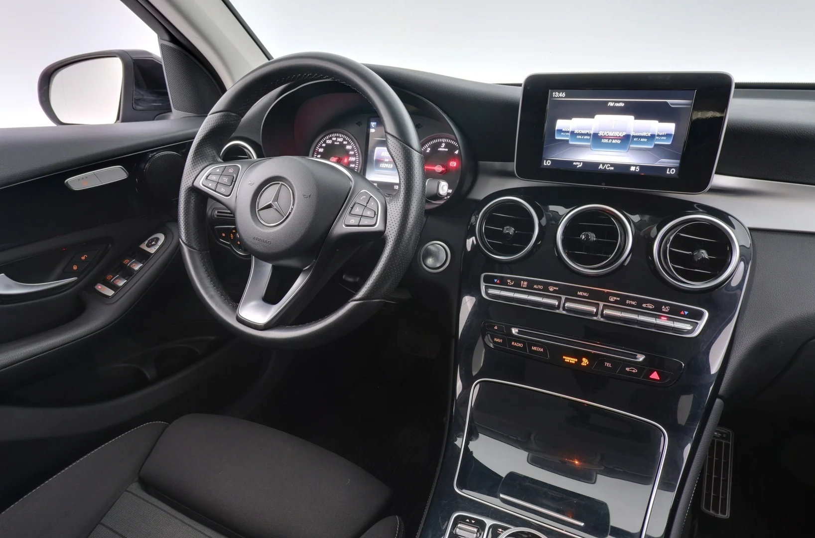 Car Image - vHEJ8MmtngngU5y10yVmE