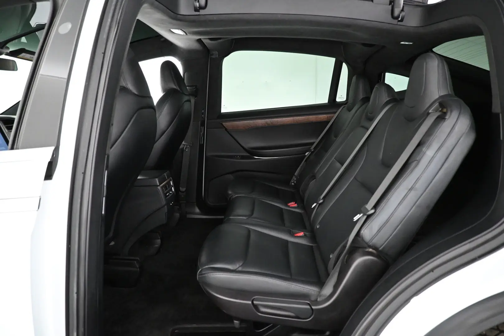 Car Image - 5dEs1iWqUxsbUQM4acGNNN