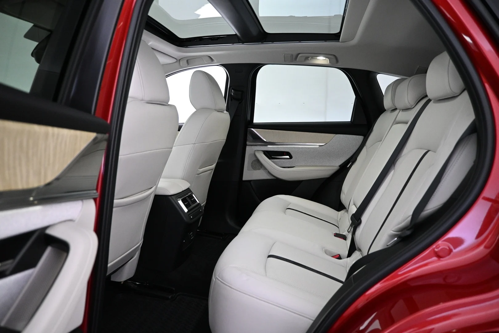 Car Image - 415k93ppJLnUXpI9oYpGvs