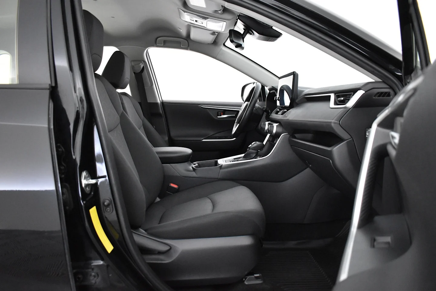 Car Image - 42iq3GHZwQLNH19bDlMhxm