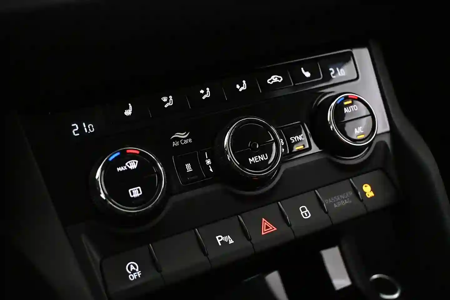 Car Image - 4LuozmvvtmWl5uv7Nd94Iz