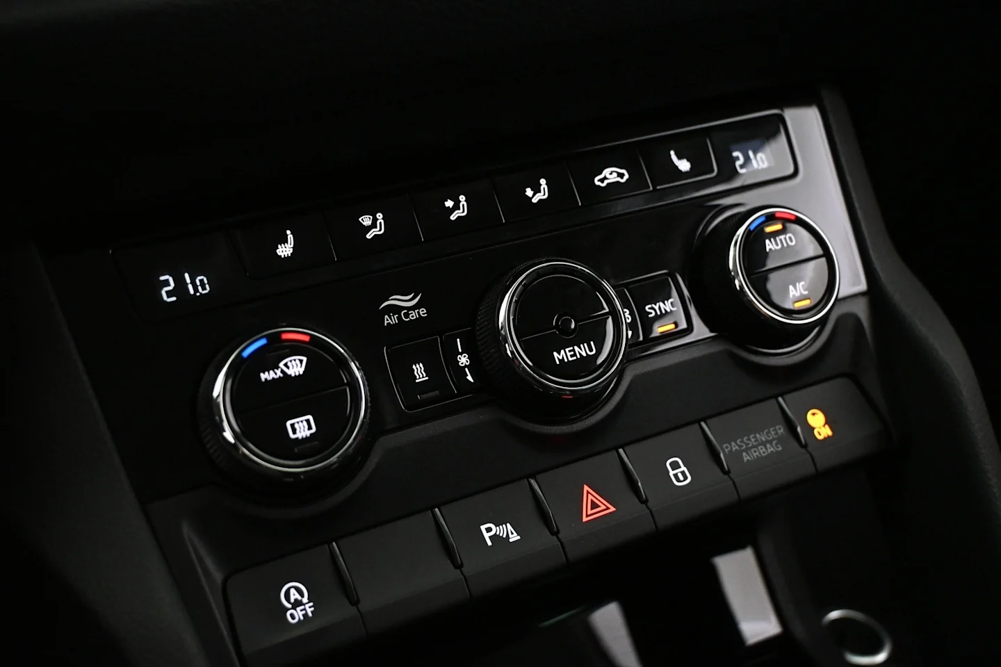 Car Image - 4LuozmvvtmWl5uv7Nd94Iz