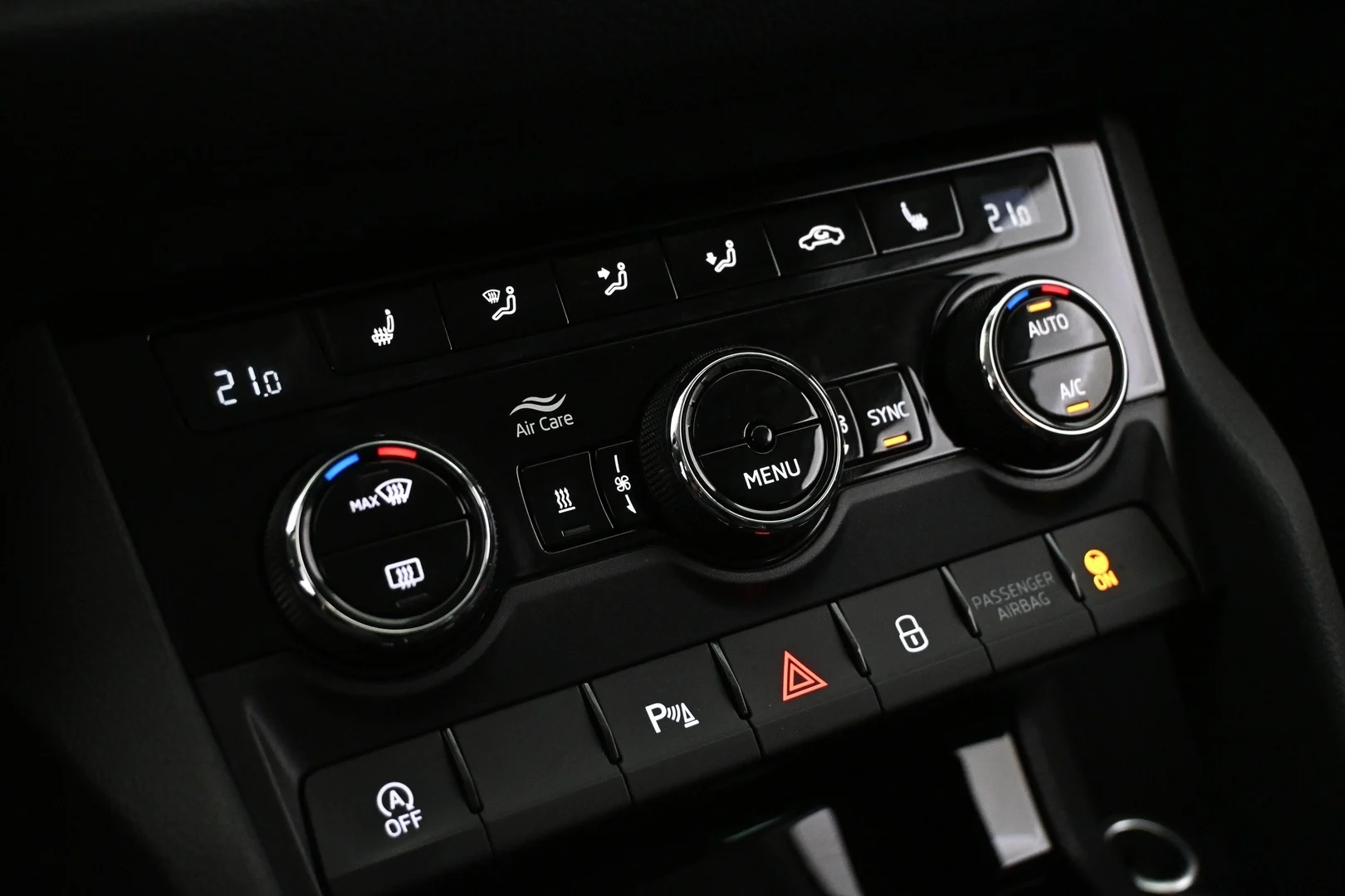Car Image - 4LuozmvvtmWl5uv7Nd94Iz