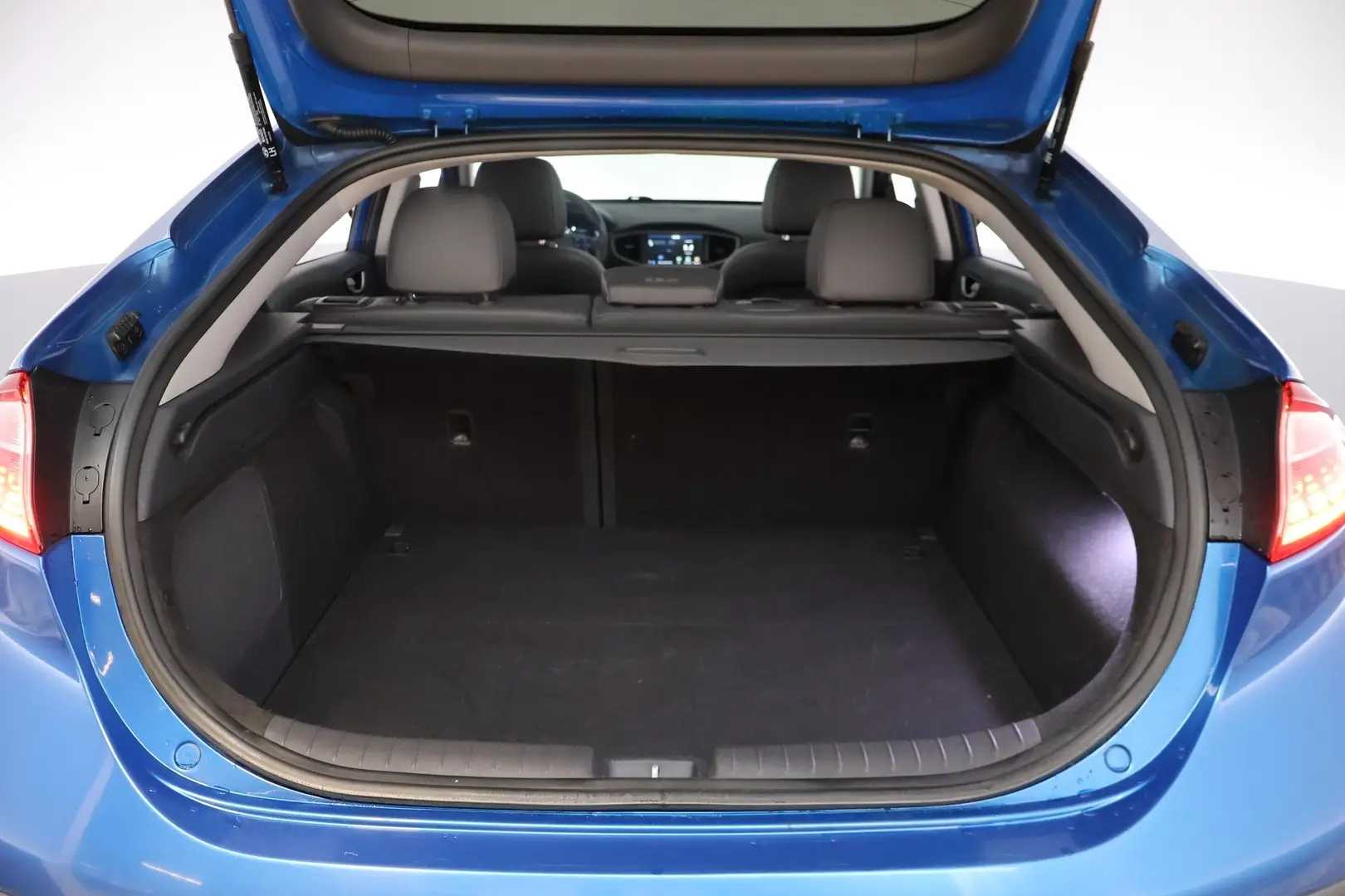Car Image - 3IzQ7RHg92QzaD4eM3PXHz