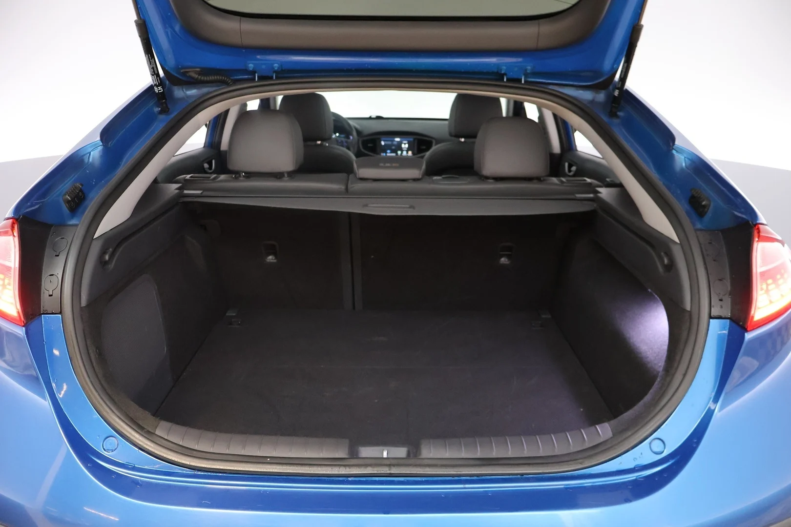 Car Image - 3IzQ7RHg92QzaD4eM3PXHz