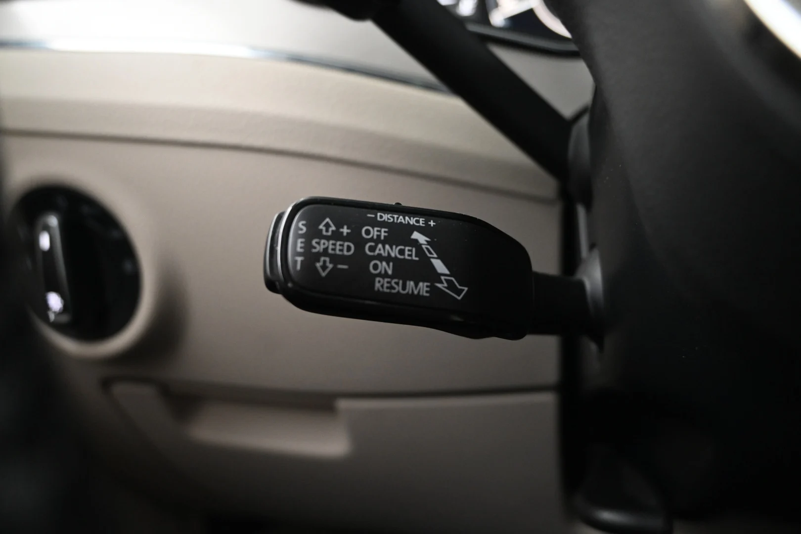 Car Image - 5DzKoQEoITikNUdKkn0xR4