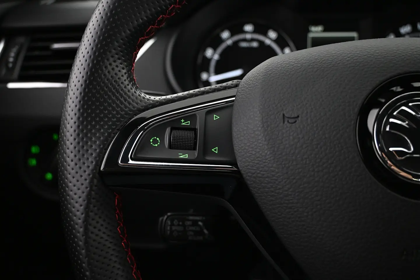 Car Image - 781GFN3ZSYPGylXIAJVXz8