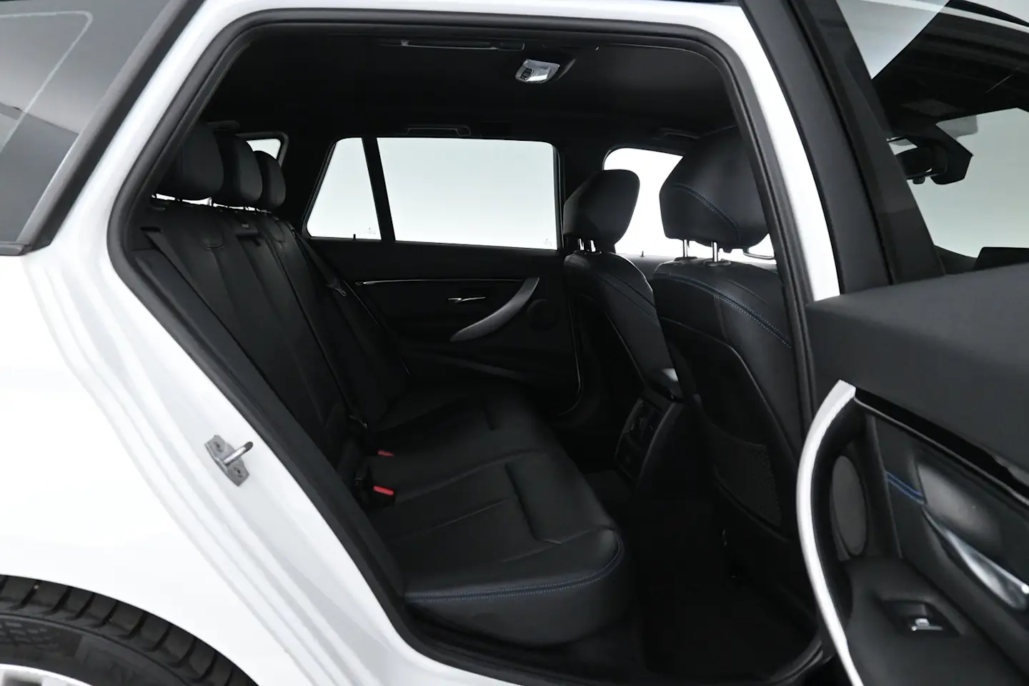 Car Image - 5ToAsSmFsIOakFL44jKu3h
