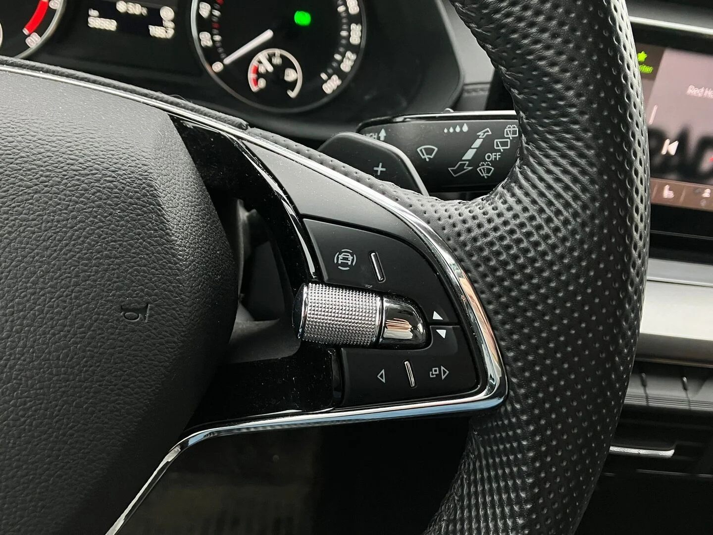 Car Image - 1xZAgT6Klv21QJ128Uubea