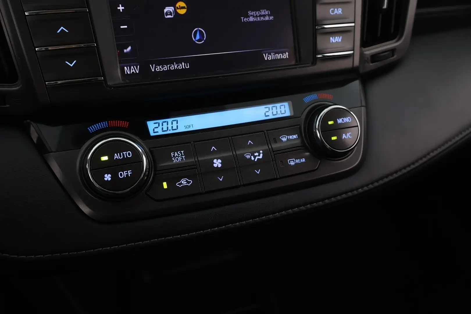 Car Image - 1QPI7xigjtwEAyxiBoWwW2