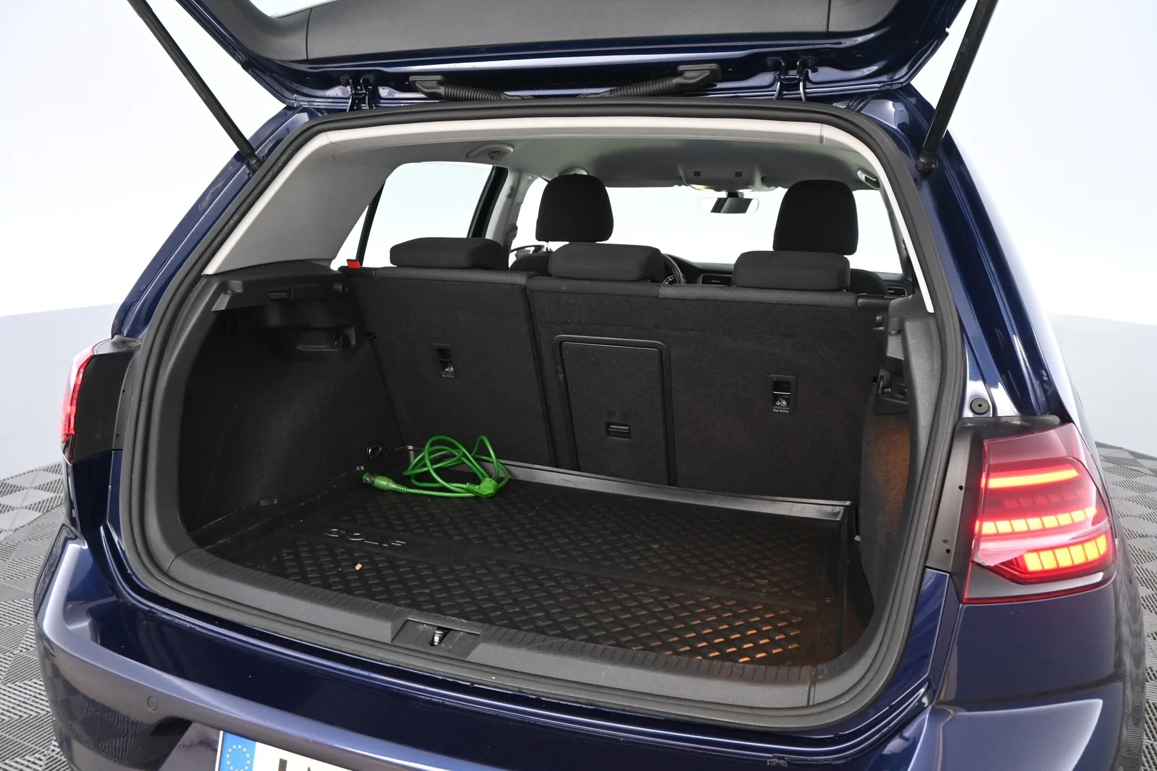Car Image - 2MCyHiV4Wq3RFJVuyLsZyK