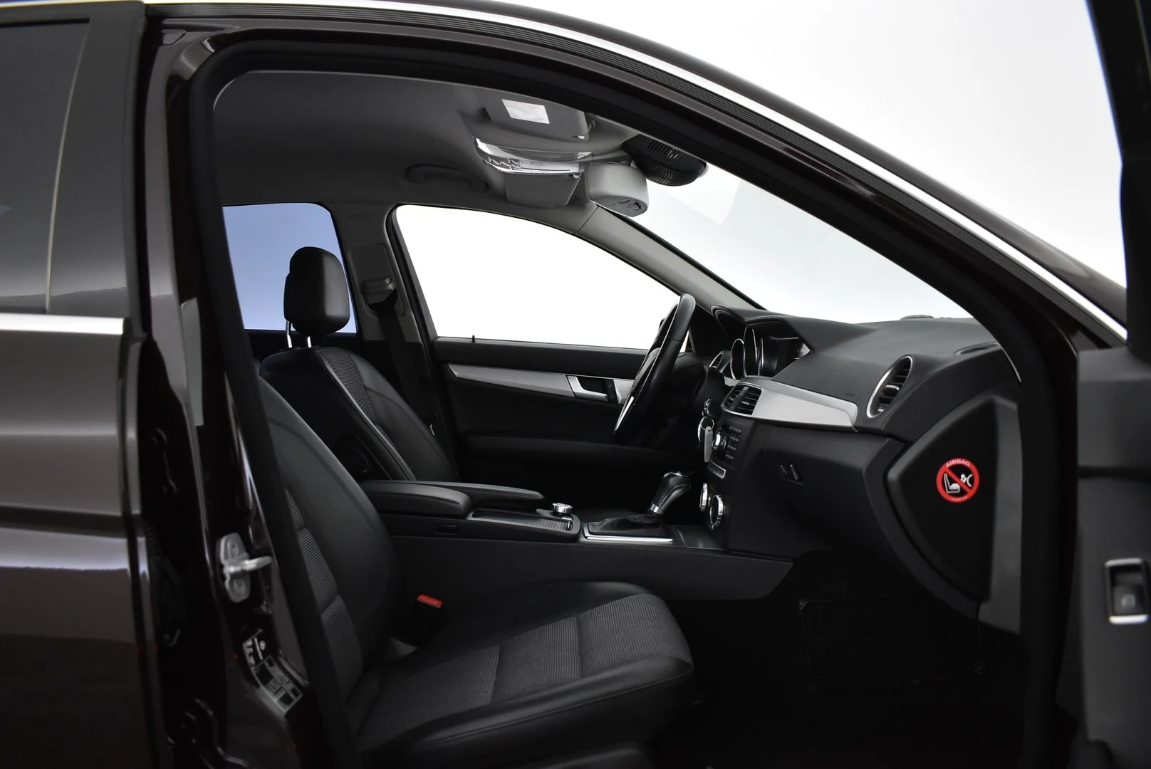Car Image - 9pnsRtMAwZ7pae1Lvy67s