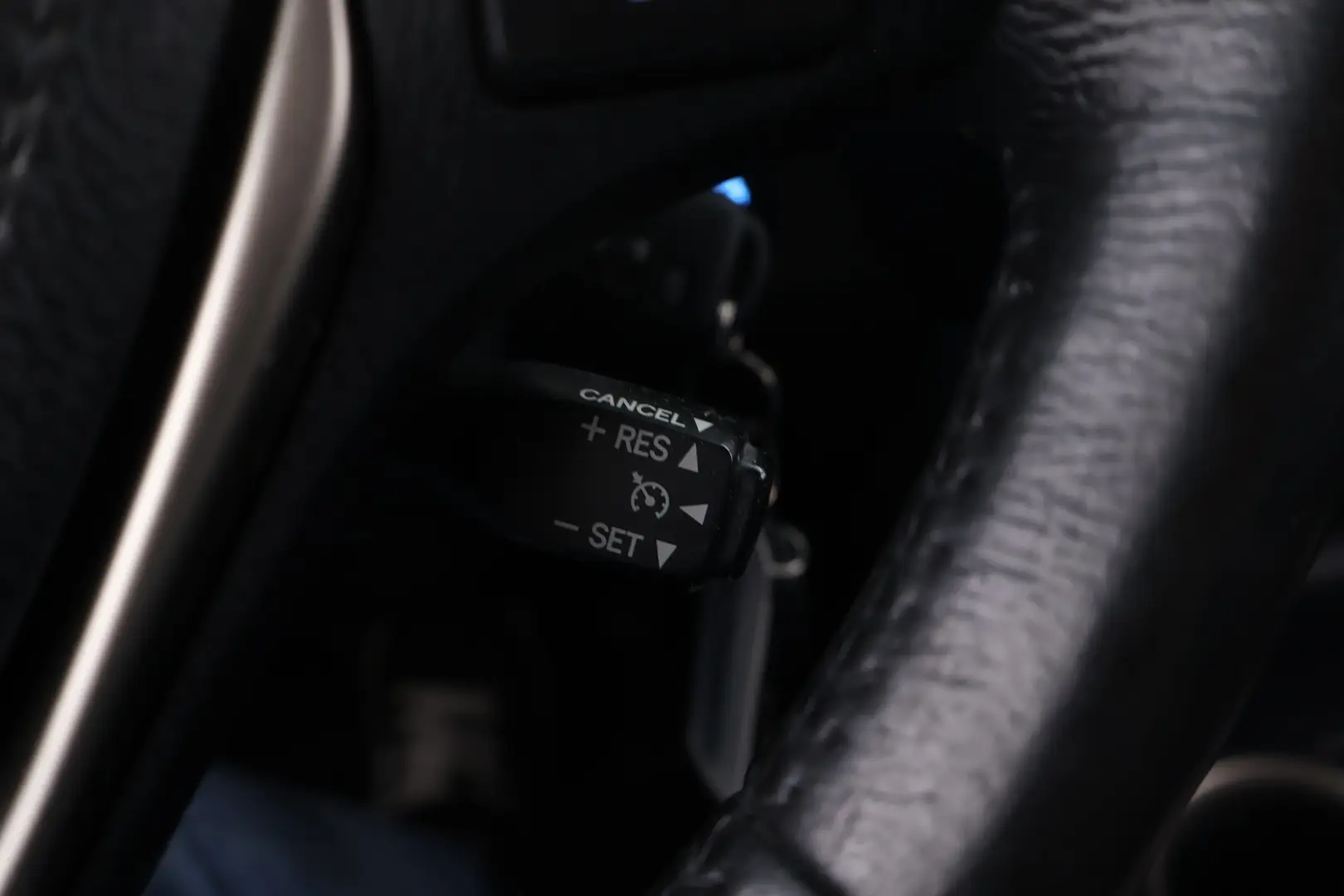 Car Image - 1QPI7xigjtwEAyxiBoWwW2