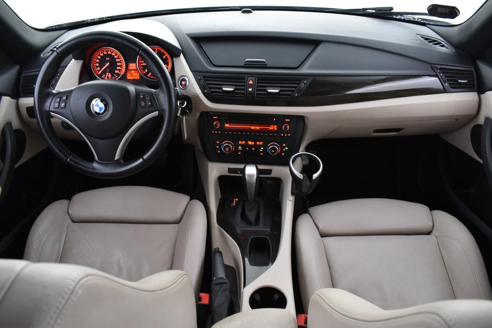 Car Image - 6J7xgldkjhVKfdQTI8ELRd