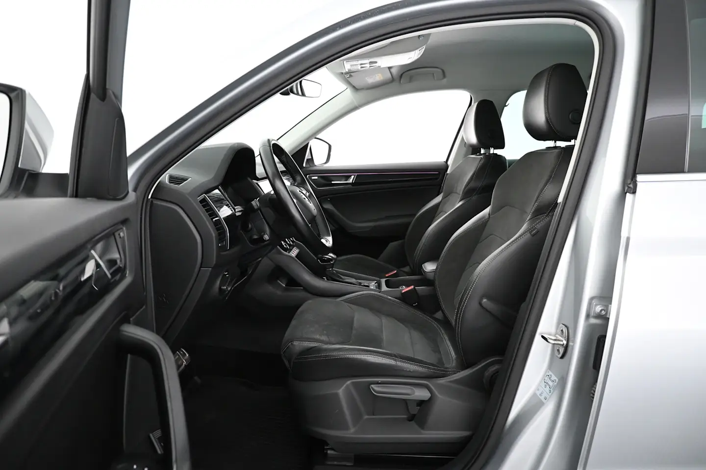 Car Image - 3nx2S78ilQhl3rLAELbaHH