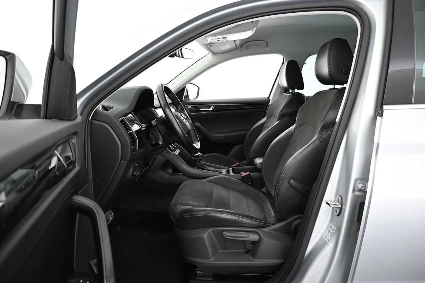 Car Image - 3nx2S78ilQhl3rLAELbaHH