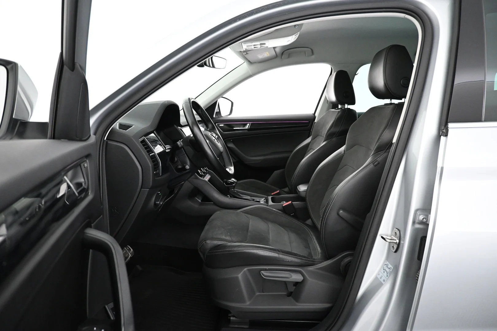 Car Image - 3nx2S78ilQhl3rLAELbaHH