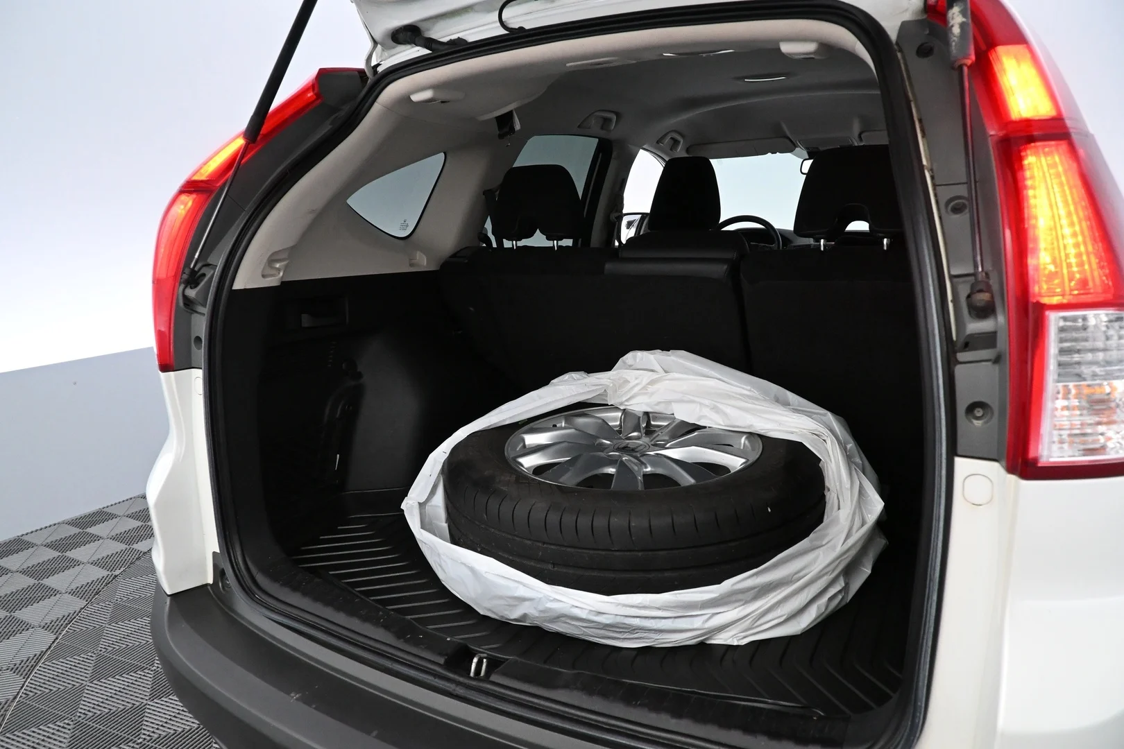 Car Image - 1neic4GPRDRNfpr8hpII8Q