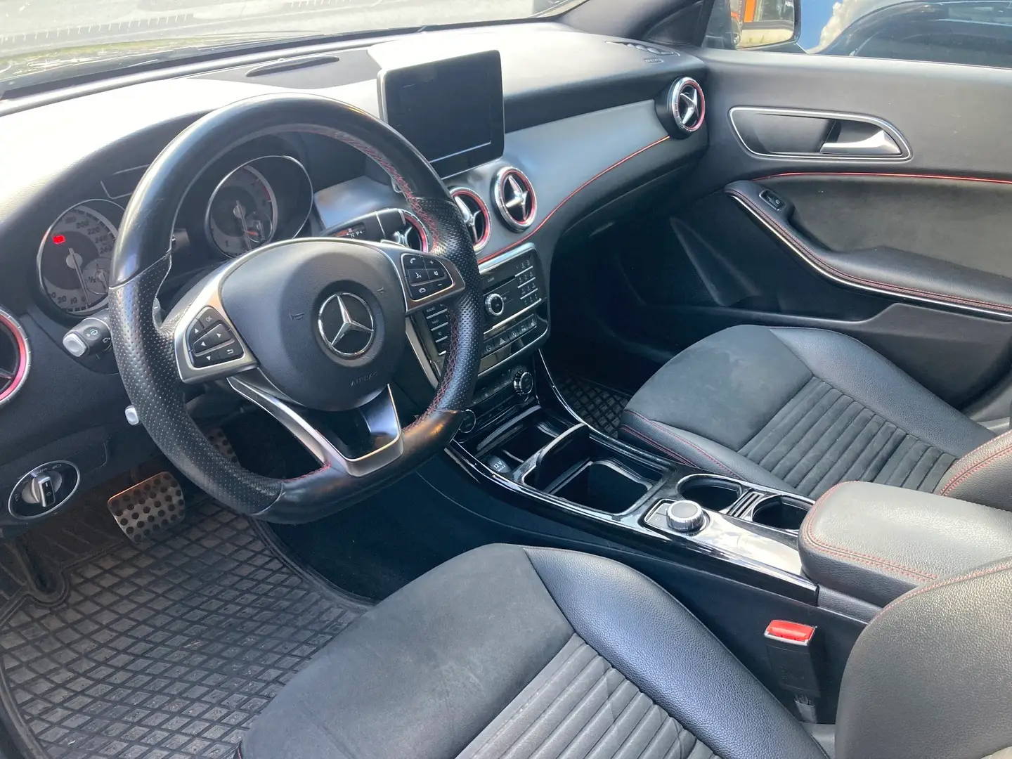 Car Image - 660anctKAq0SFdB6Jf5UOf