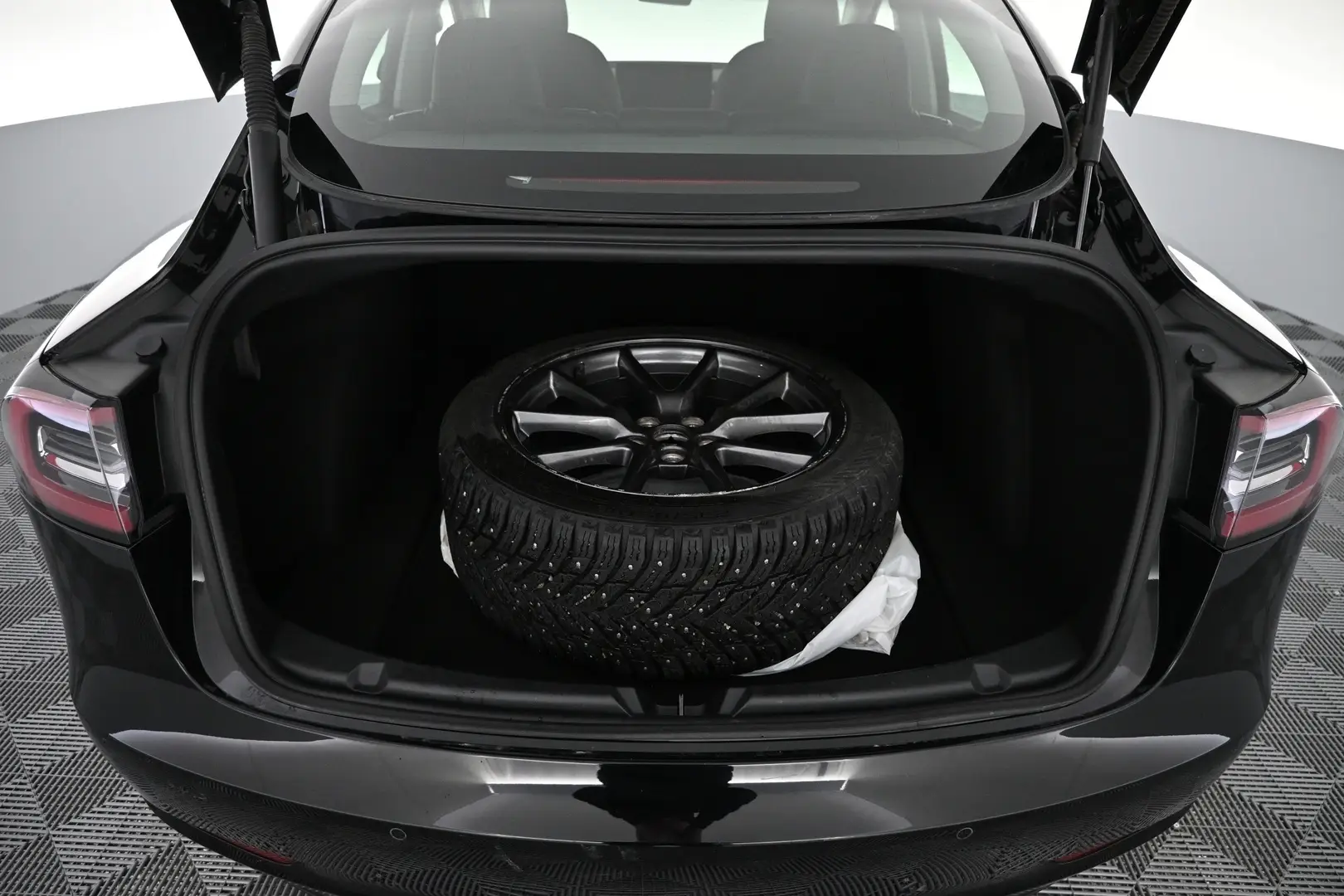 Car Image - 1Zj0zwT8f1VKLlf0wgKxS0