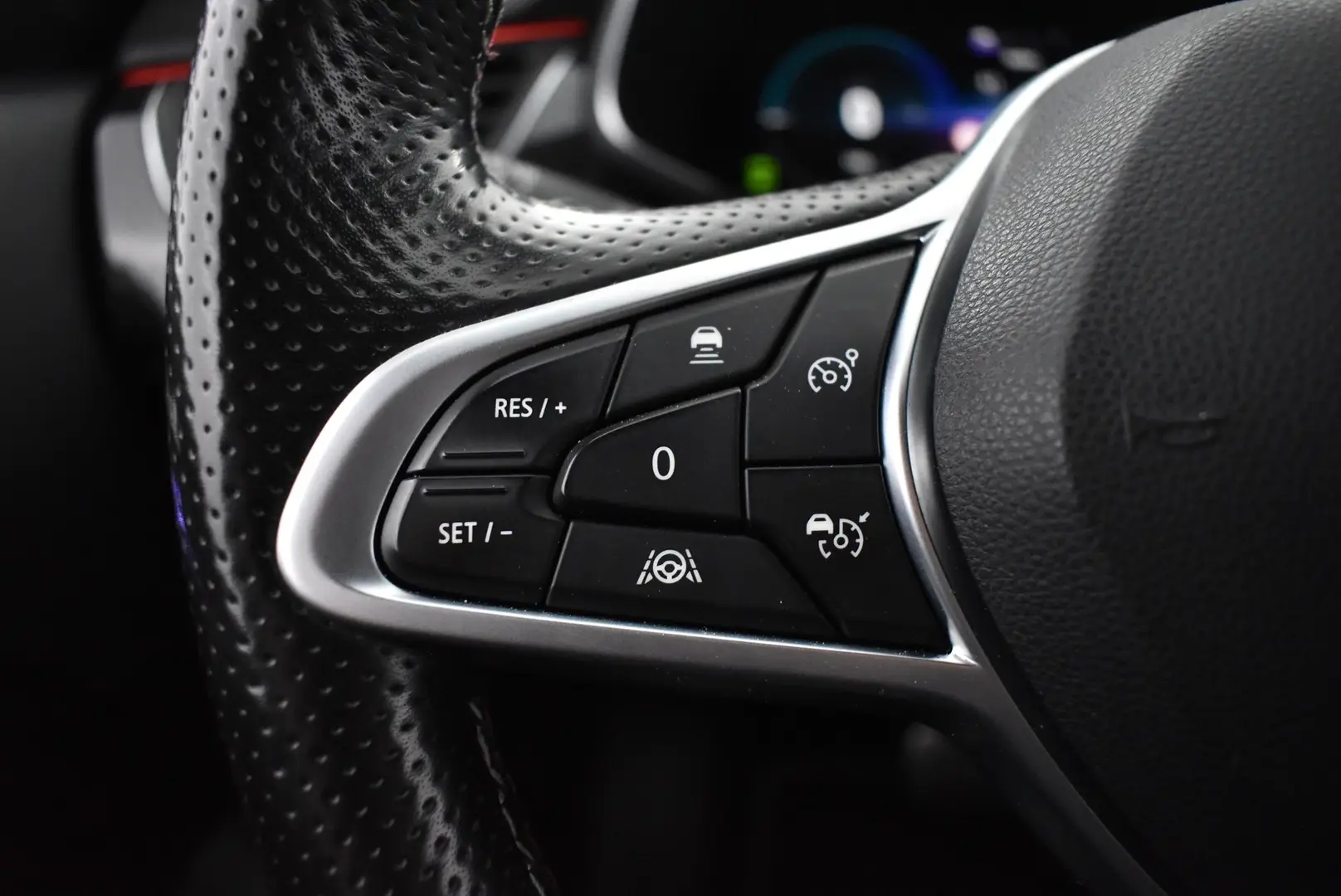 Car Image - 4E2Yx29YA9EcljVcLwJVe5