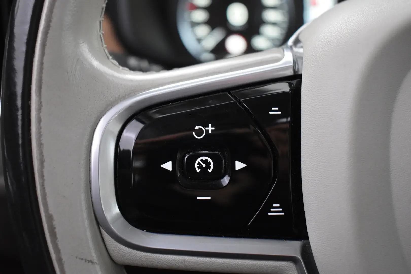 Car Image - 3CPNwNgsBFYMF6OHWsXgNW