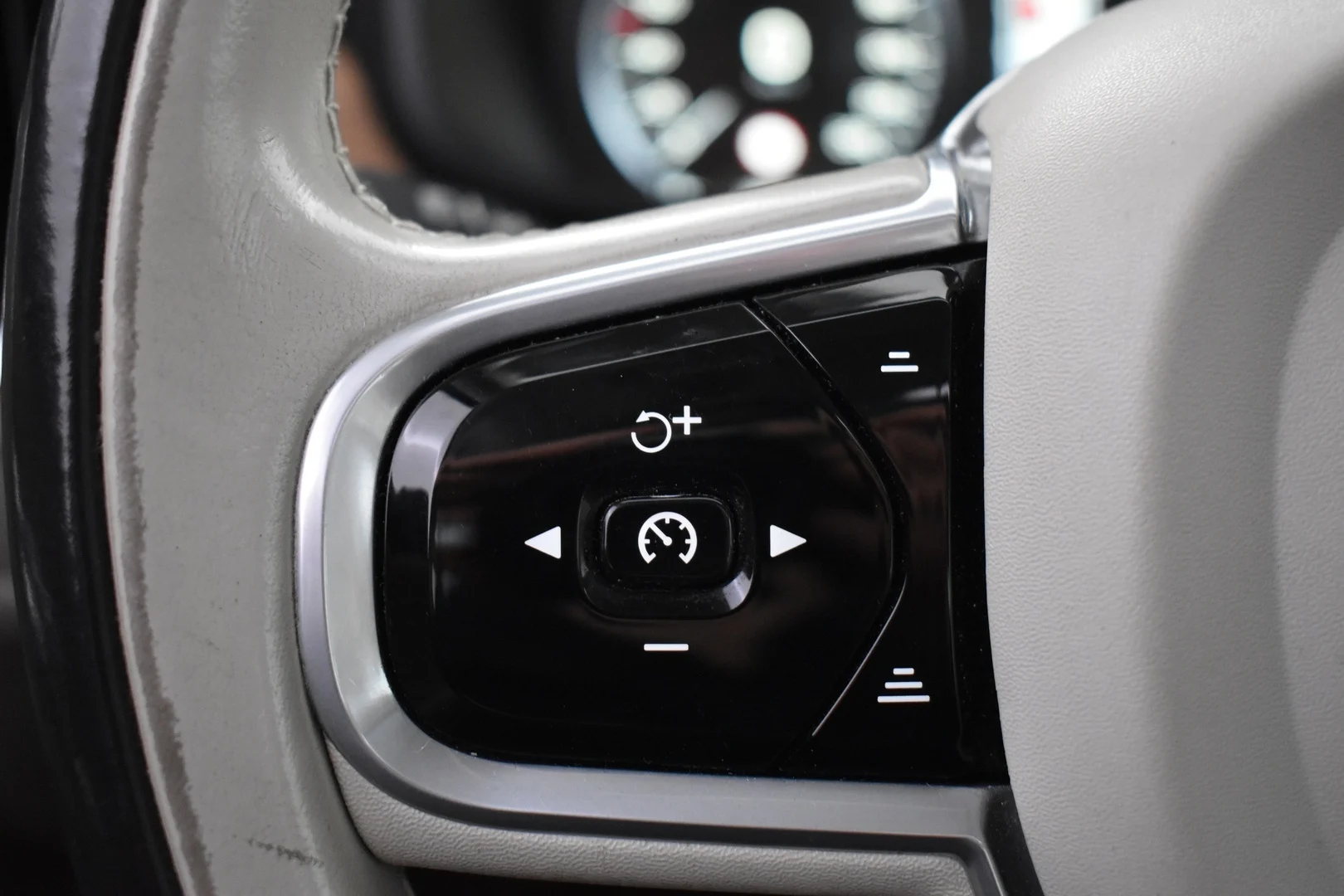 Car Image - 3CPNwNgsBFYMF6OHWsXgNW