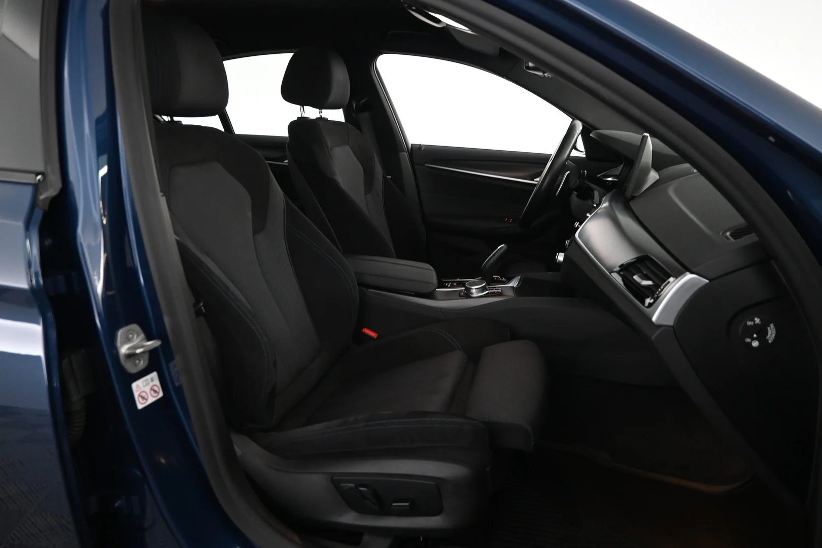 Car Image - 2lkdu8MW6vOb8nZNLibWrG