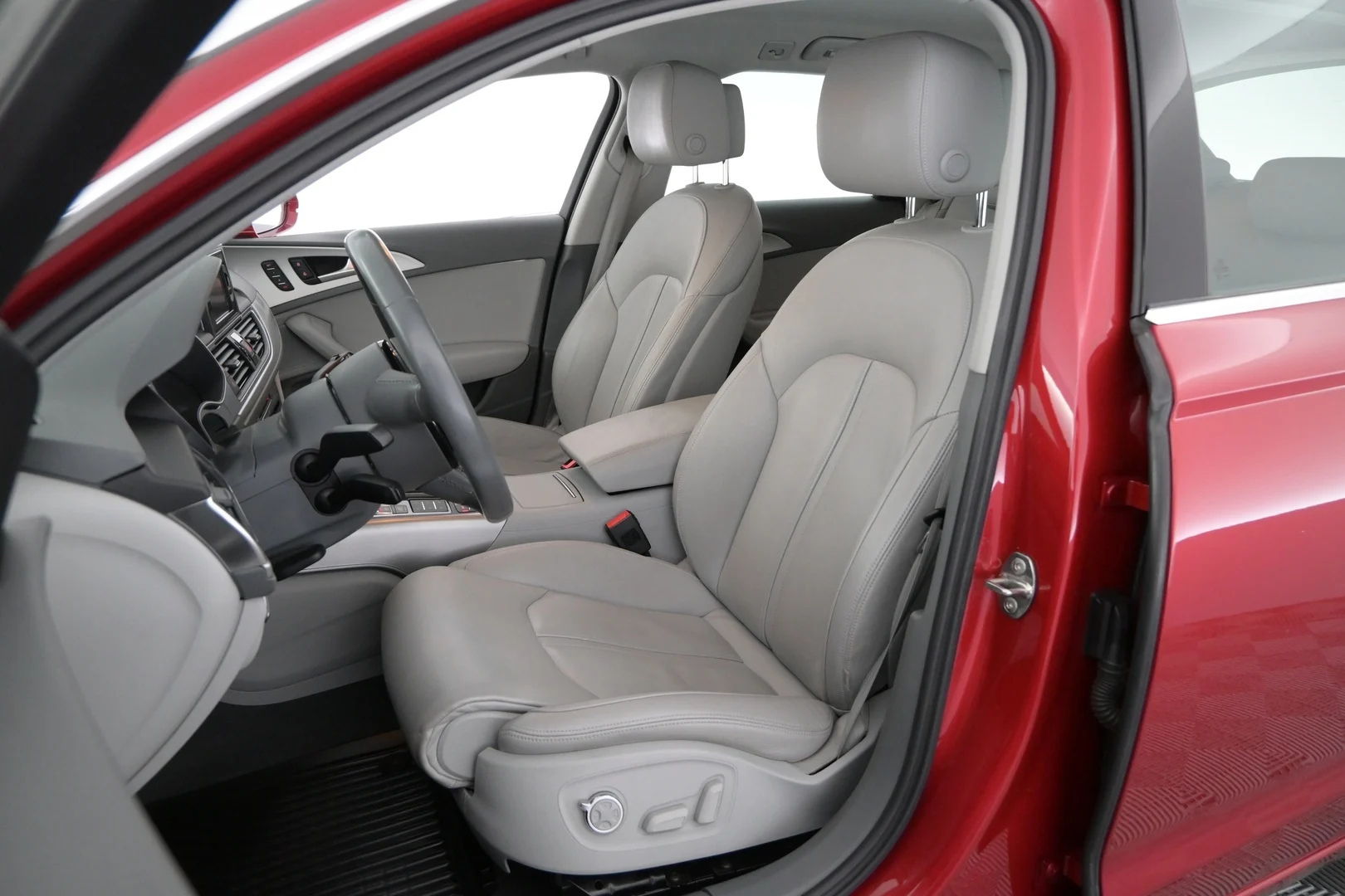 Car Image - 2U8dq7004scxgrffprvUAM