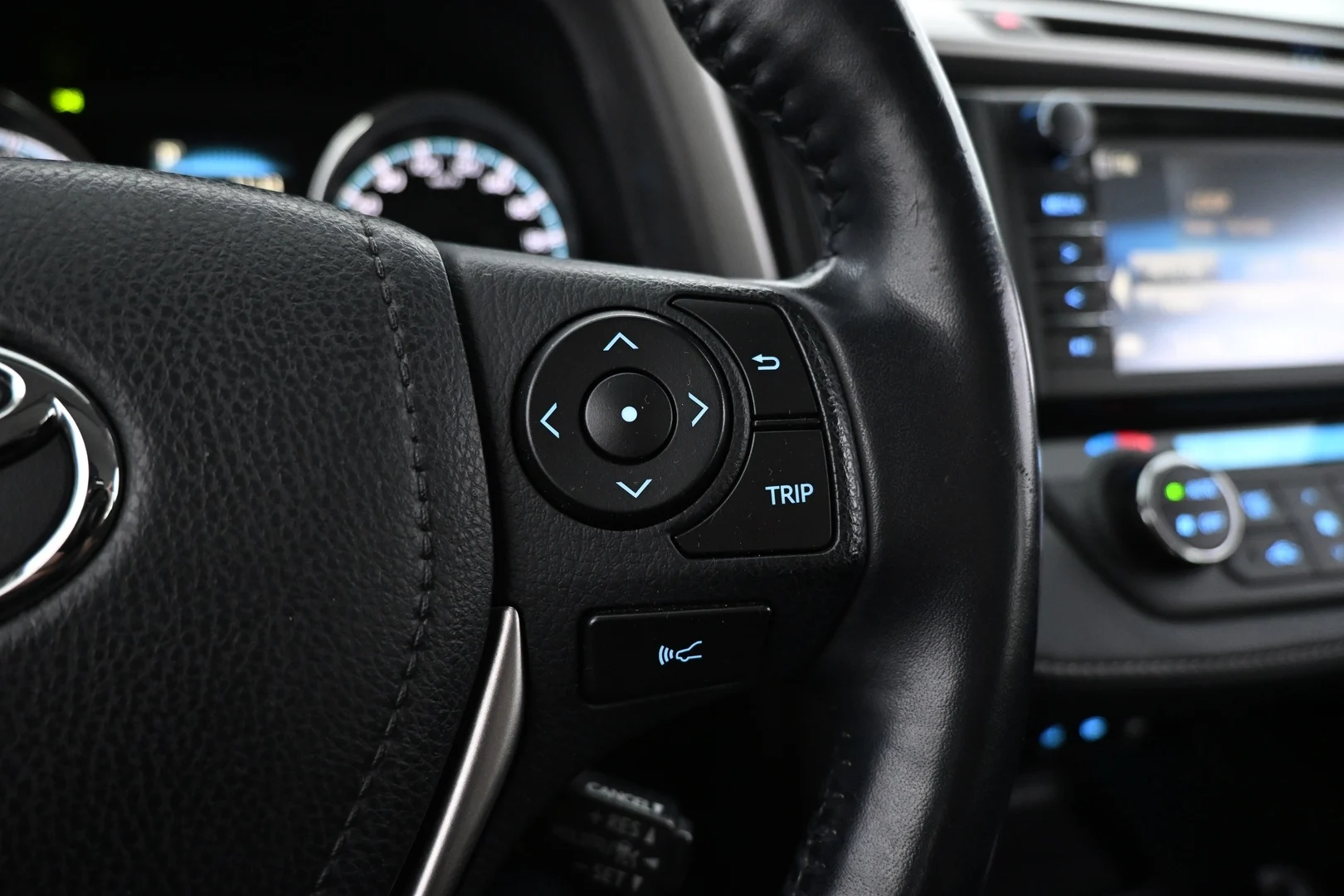Car Image - 74bFHYtM0r4TXBHWLW6bDr