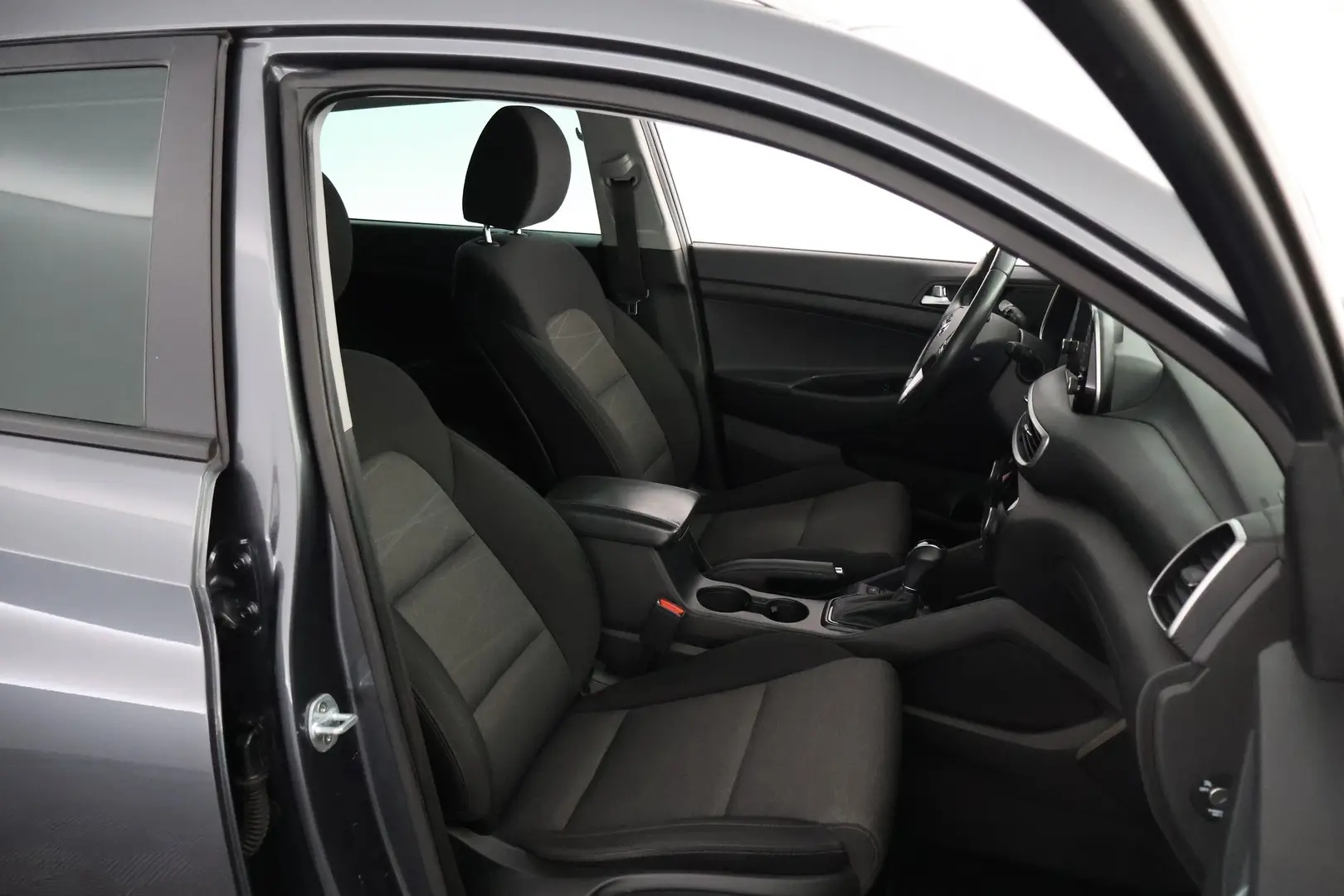 Car Image - 29GO2N8MvIuZF0oOmpuyQy