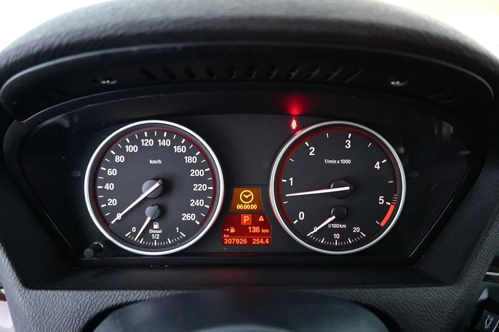Car Image - 4SuMcyruJ4dh7d4pxATRES