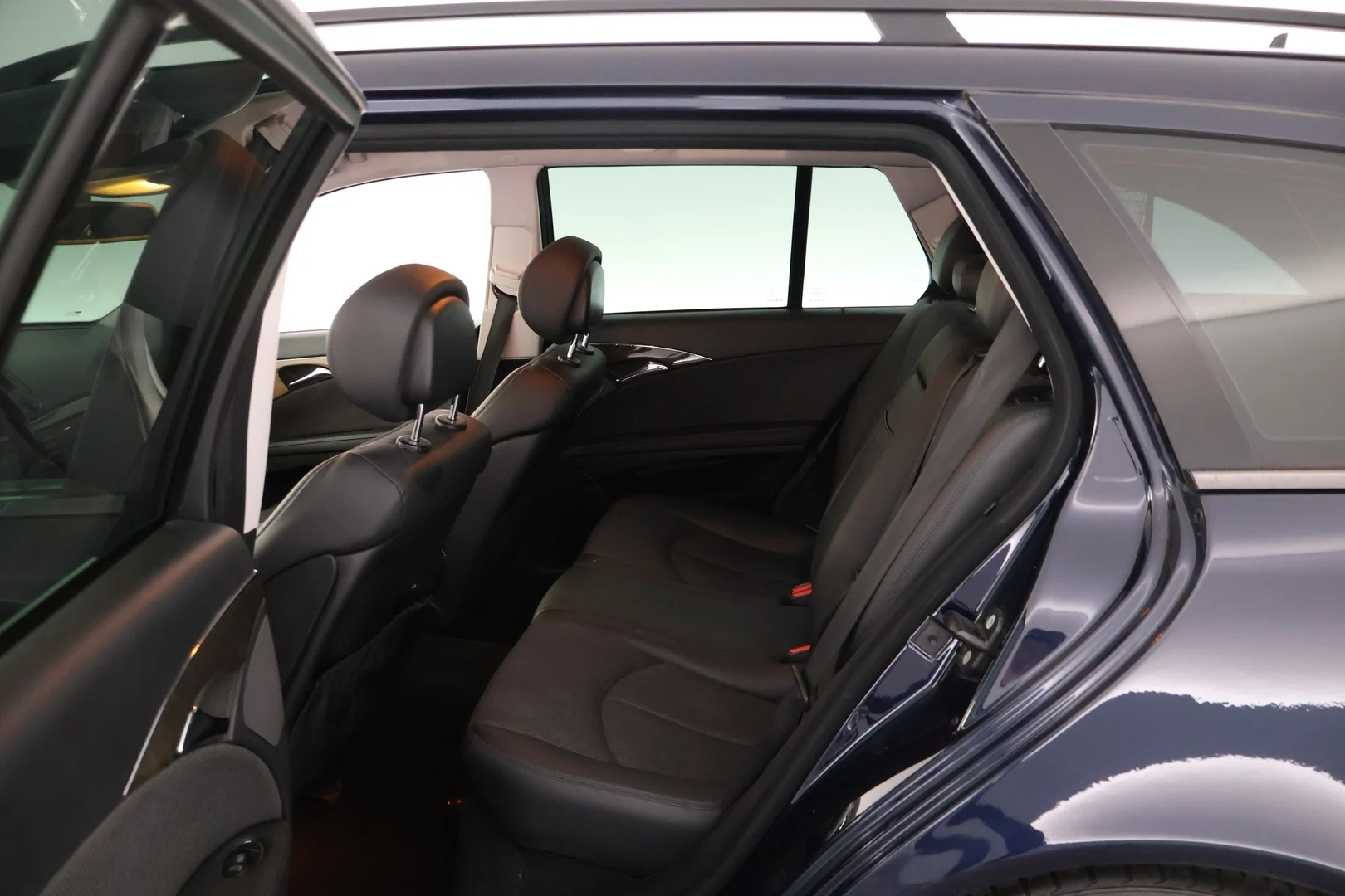 Car Image - 5PbIJrcIwZzeB5o2sIbbIN