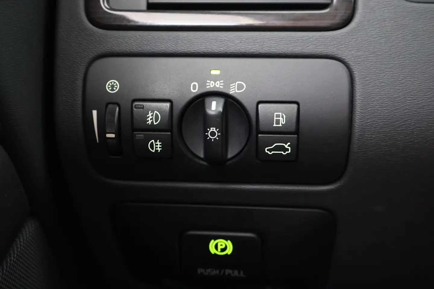 Car Image - 64f5wtwN4A5Ntr0gcgObsj