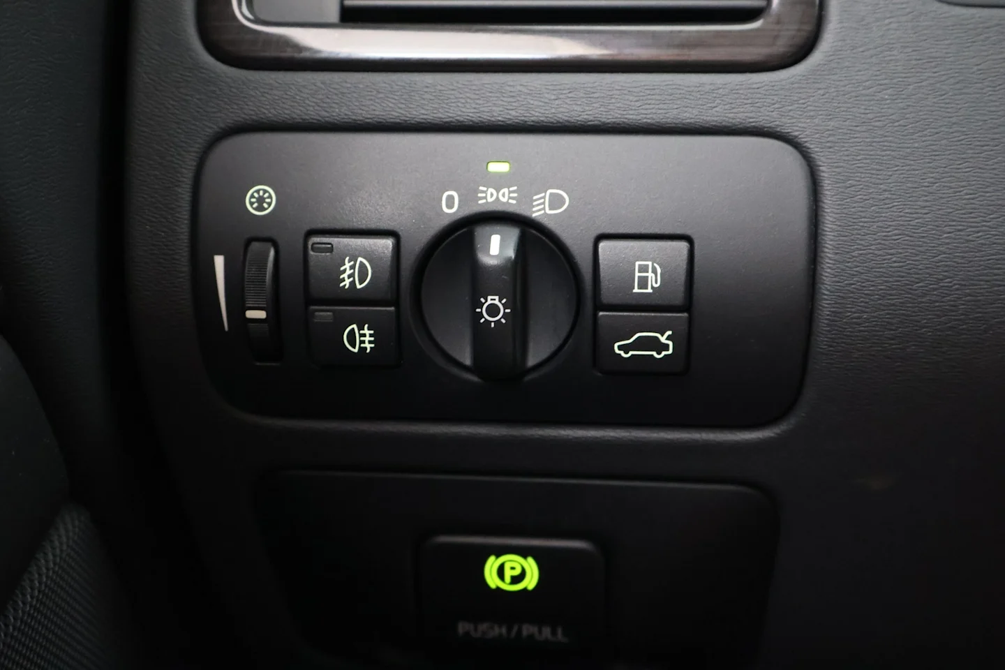 Car Image - 64f5wtwN4A5Ntr0gcgObsj