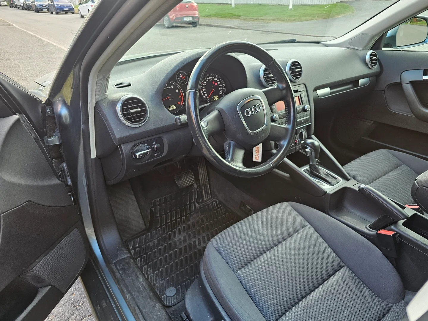 Car Image - 1YBSj29vuMr0rDgeyiqKqM